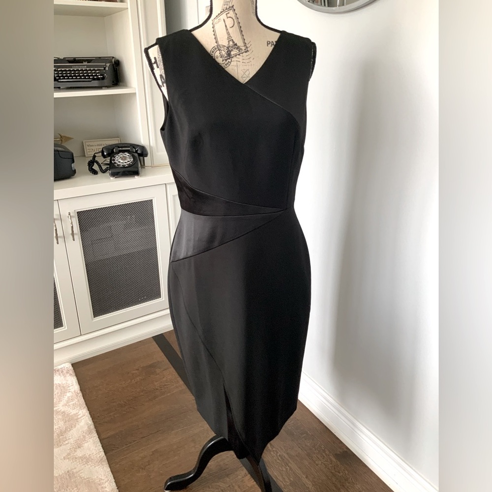 WHITE HOUSE BLACK MARKET Satin Blocked Sheath Vneck Sleeveless Black Dress SZ 10